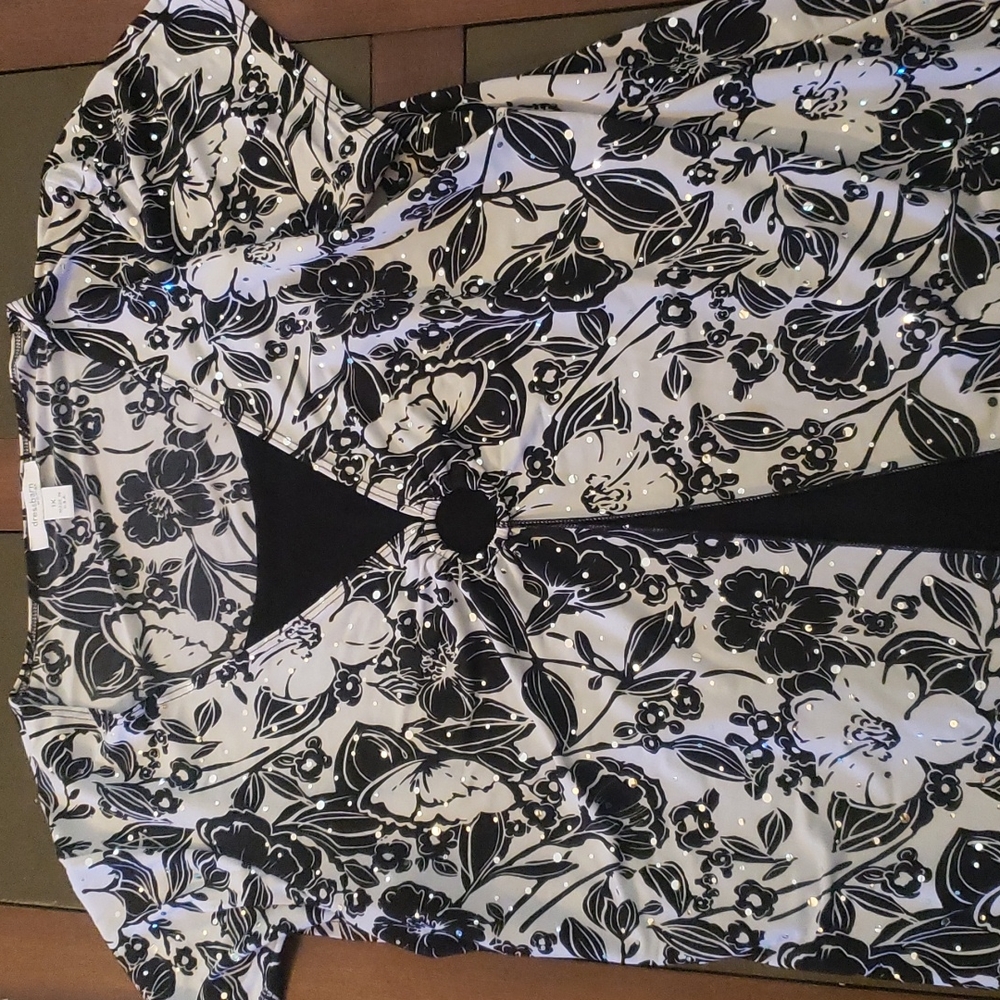 Plus size black and white floral print blouse